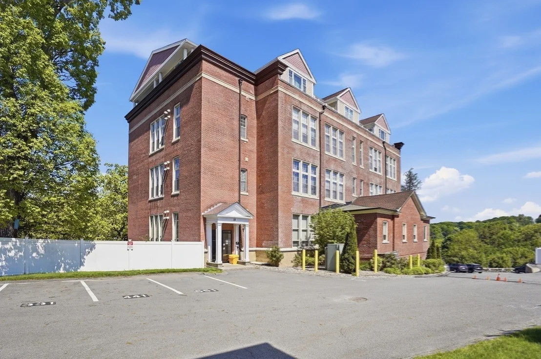 Photo of Unit 332 at 18 Eagle Nest
