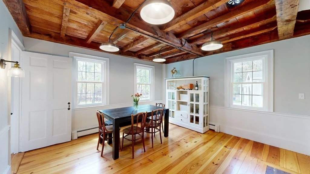 Photo of 375 Linebrook Rd