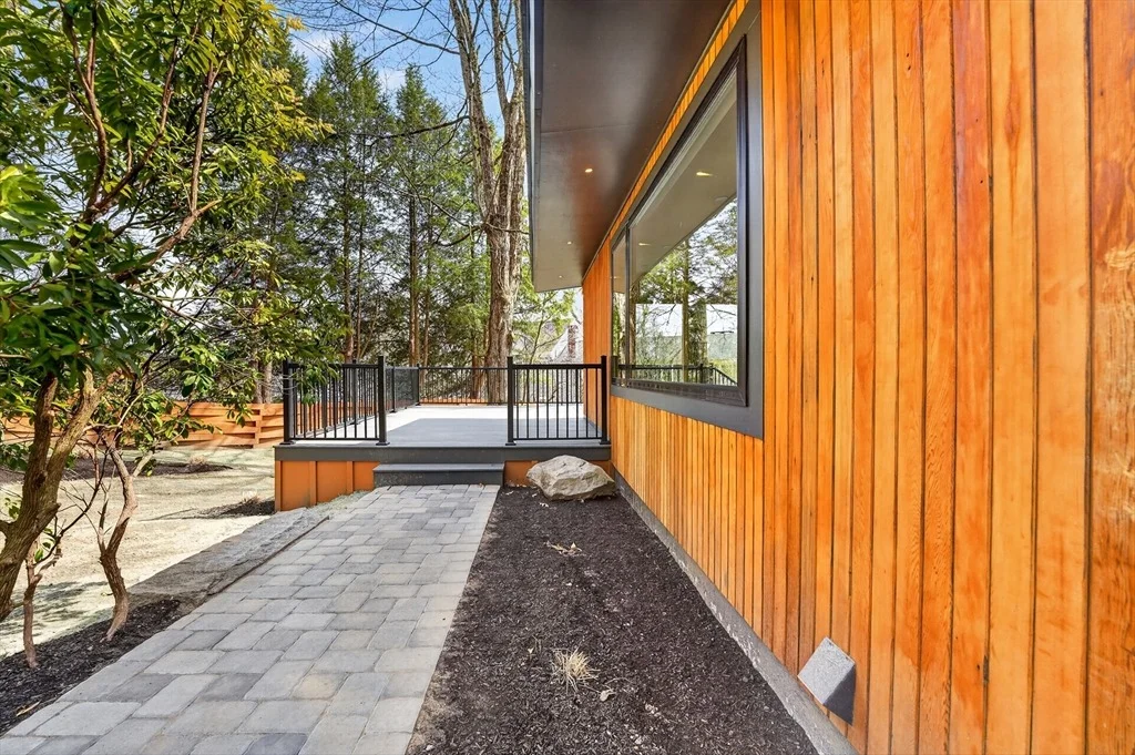 Photo of 6 Wachusett Dr
