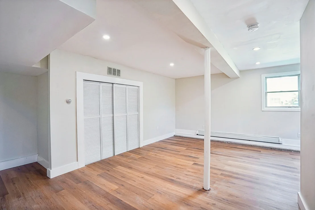 Photo of 7 Nirvana Dr