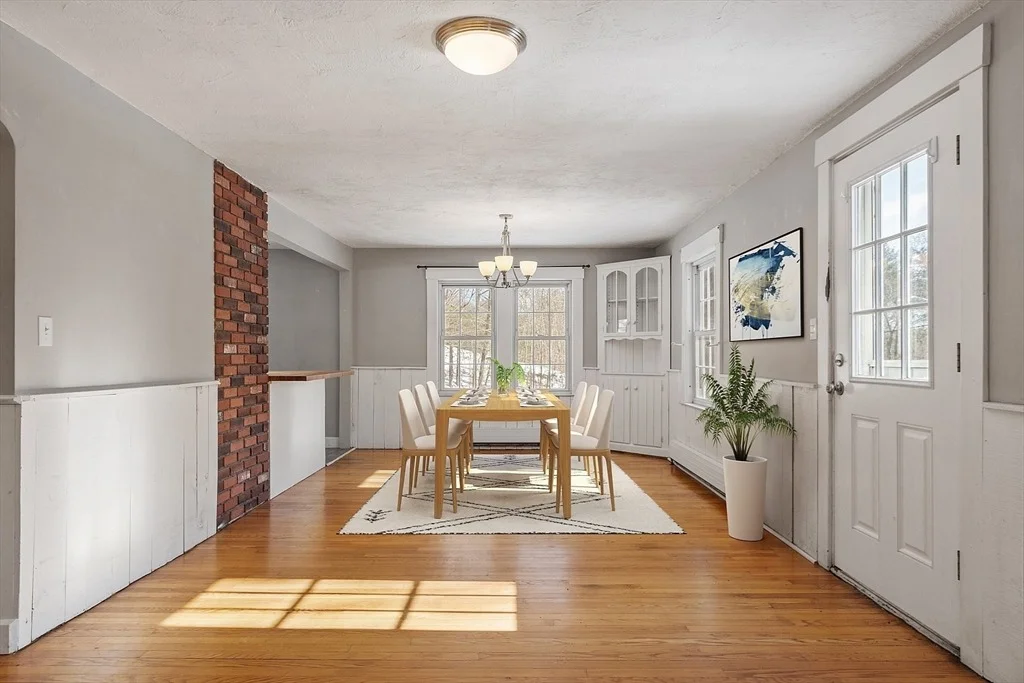 Photo of 594 Betty Spring Rd