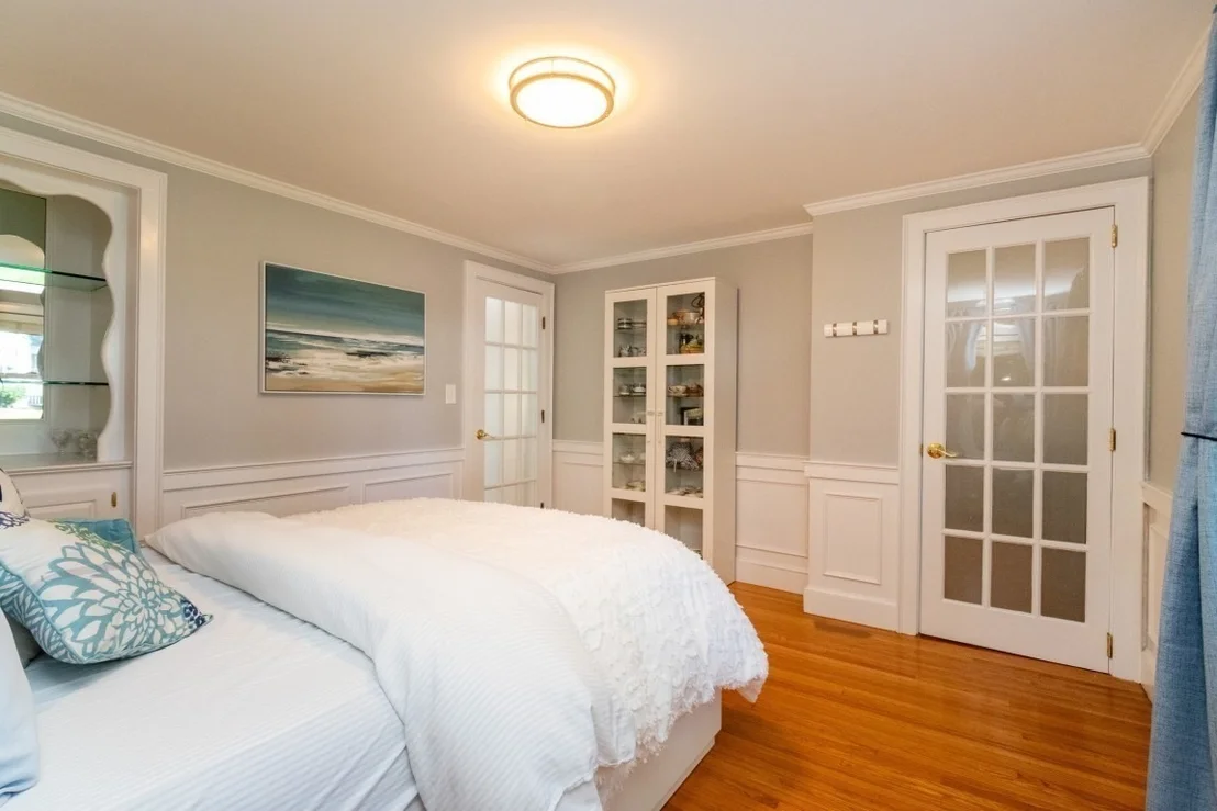 Photo of 30 Colonial Avenue