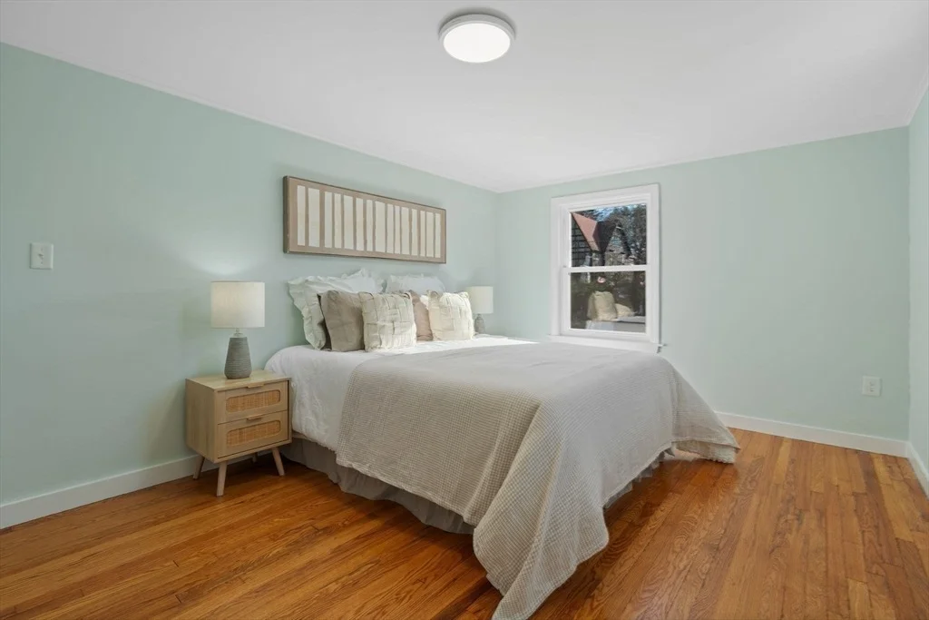 Photo of 6 Puritan Ln
