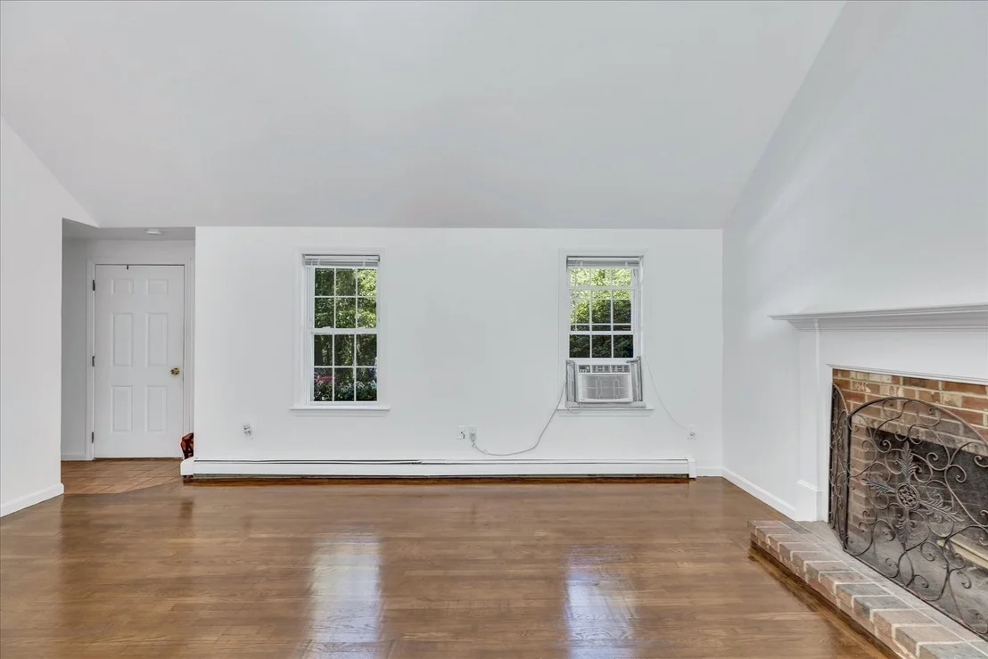 Photo of 36 Helmsman Dr