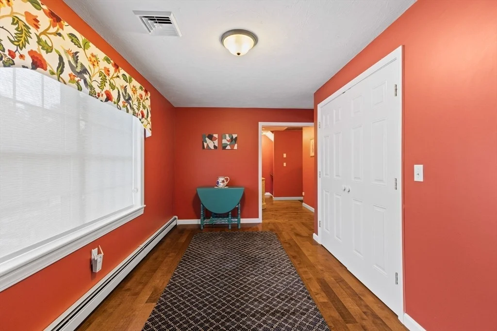 Photo of 40 Tabway Ln