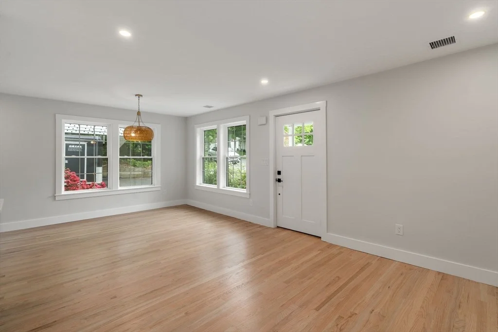 Photo of 19 Whitehorse Rd