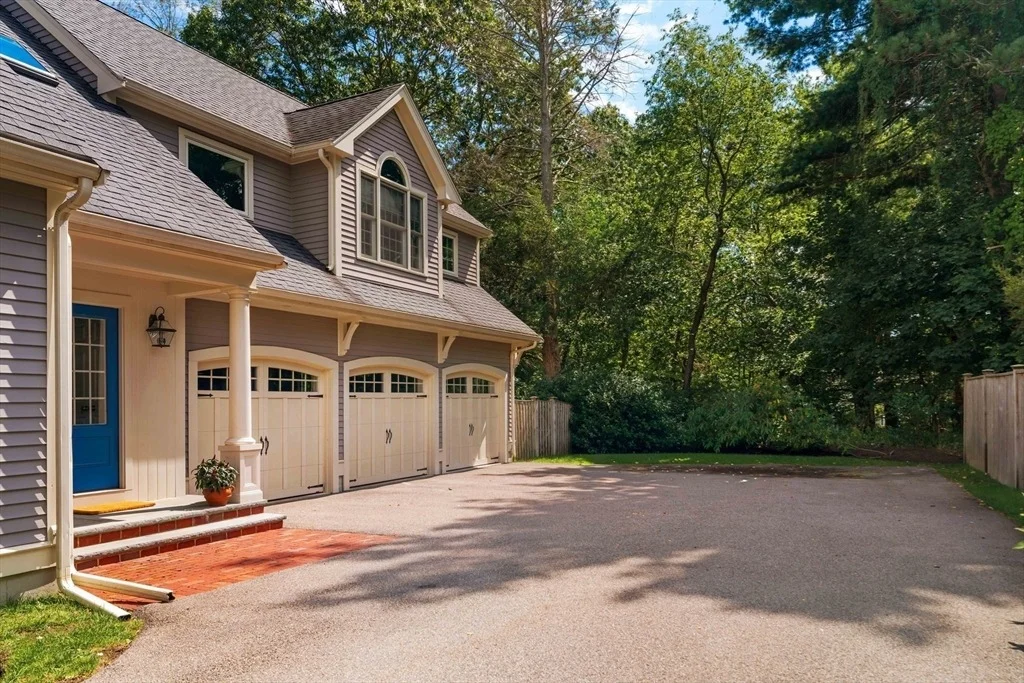 Photo of 38 Fuller Brook Rd