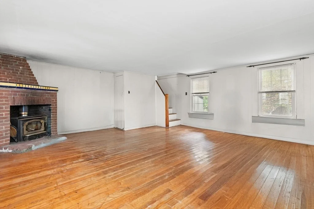 Photo of 15 Eagle Hill Rd