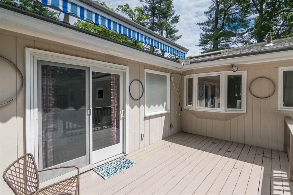 Photo of 669 Westhampton Rd