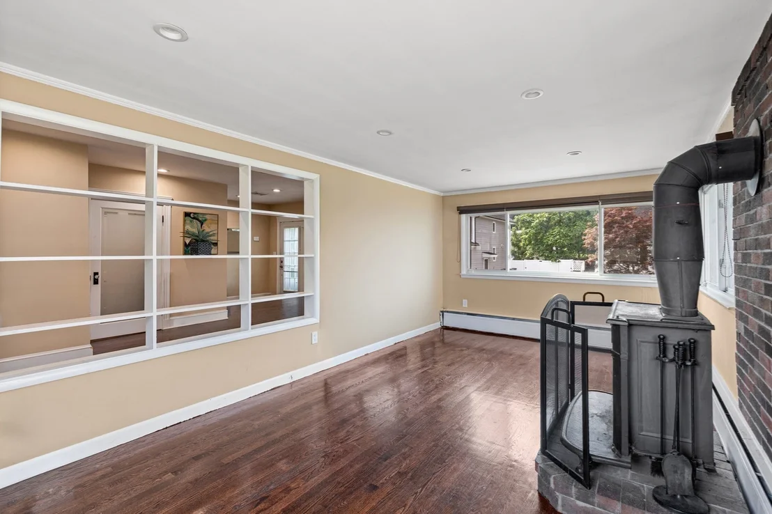 Photo of 34 Farrington Ave