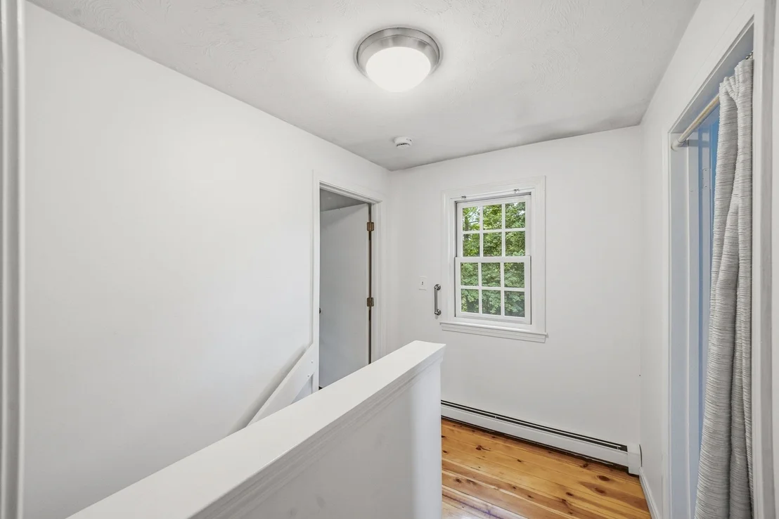 Photo of 33 School St