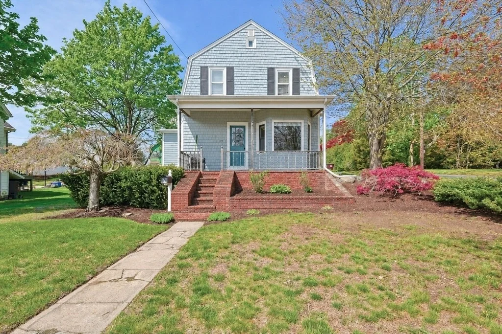 Photo of 97 Middle Rd