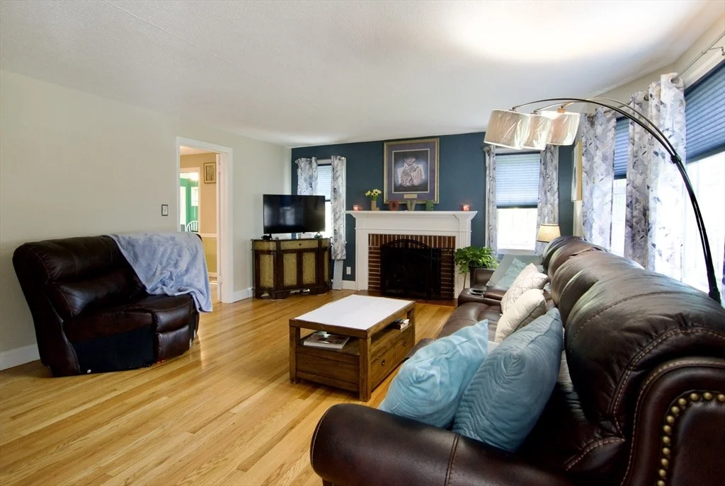 Photo of 55 Bridle Path Rd