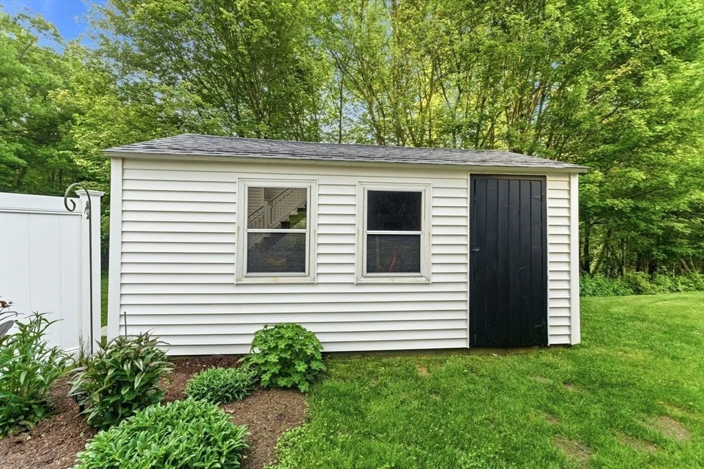 Photo of 19 Old Farm Rd