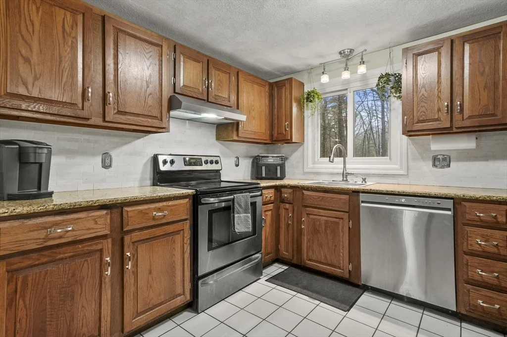 Photo of 33 Frost Road