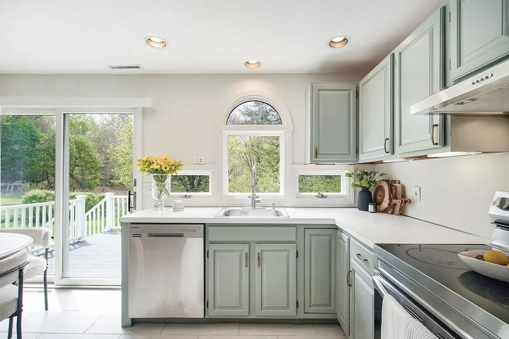 Photo of 131 Queen Ave