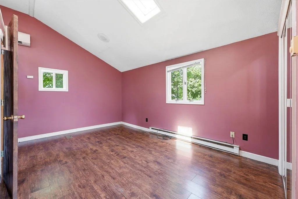 Photo of 128 Newfield Rd