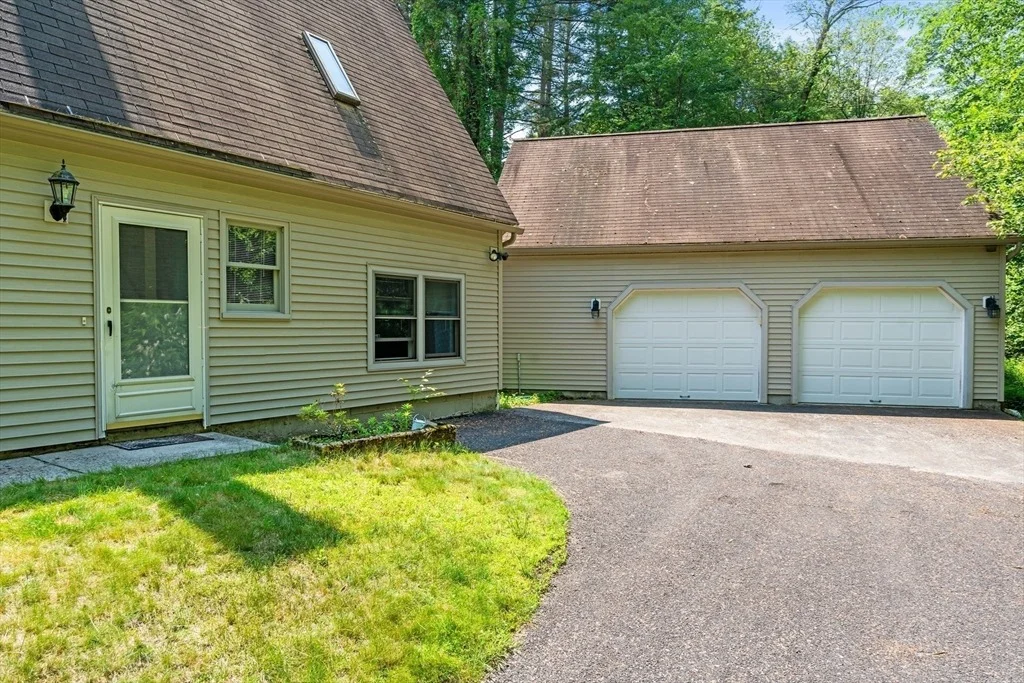 Photo of 76 Beaver Rd