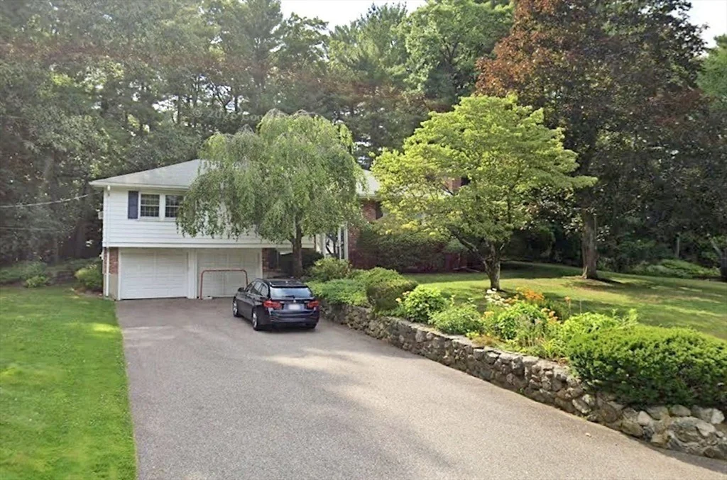 Photo of 43 Sherburn Cir
