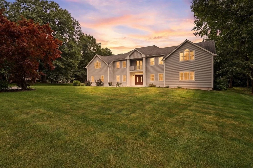 Photo of 20 Raymond Cir