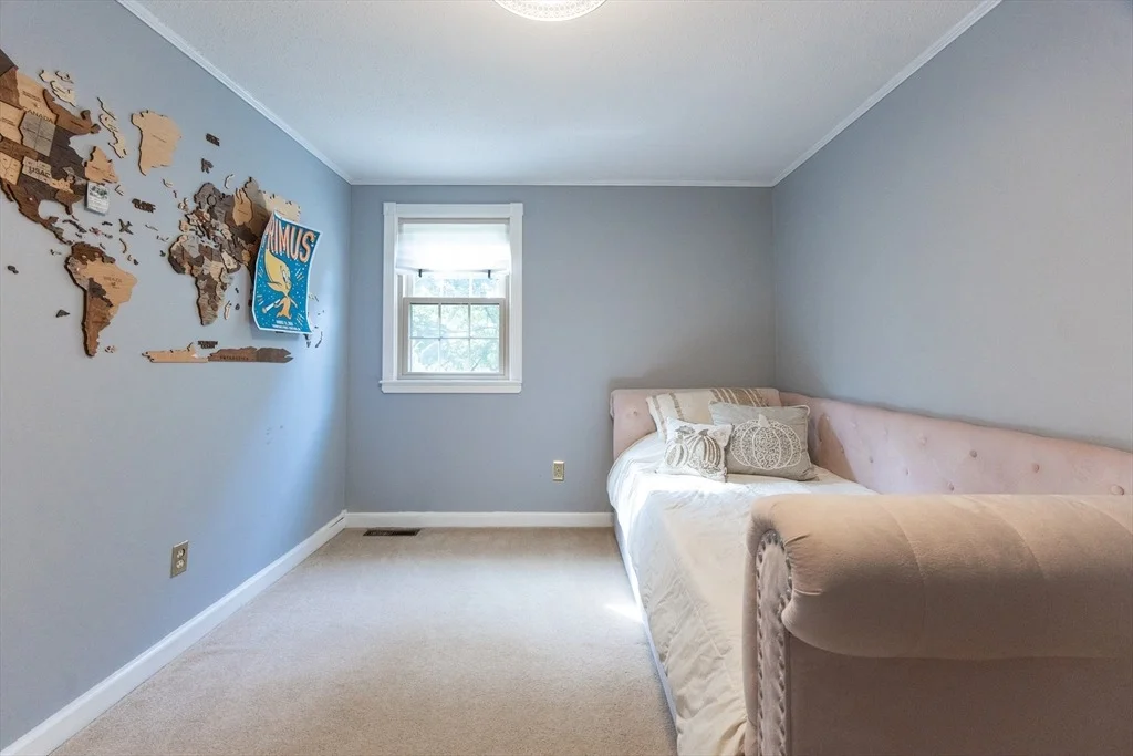 Photo of 23 Lexington Ln