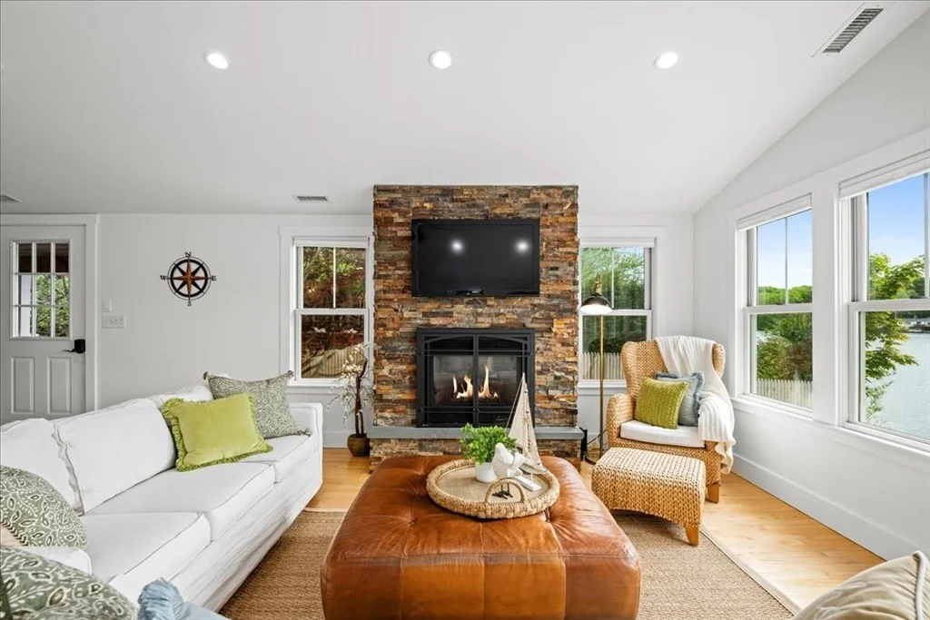Photo of 166 Klondike Road