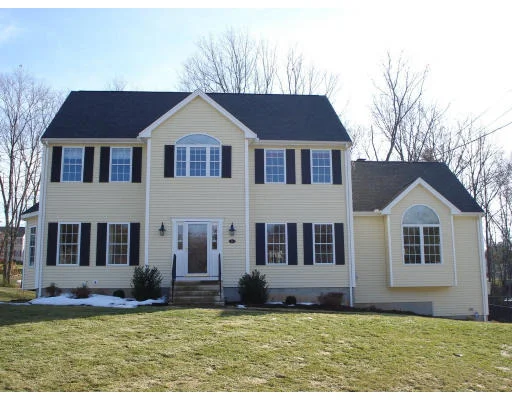 Photo of 61 Meadowbrook Rd
