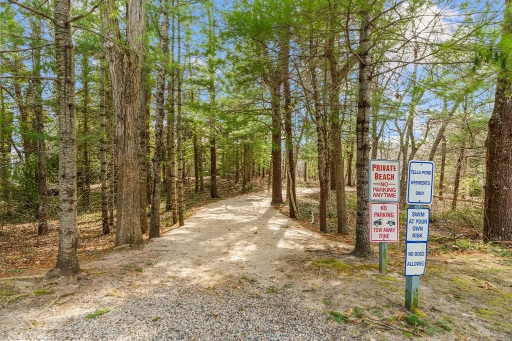 Photo of 213 Fells Pond Rd