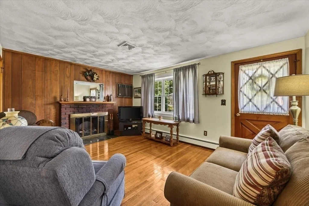 Photo of 32 Colonial Drive