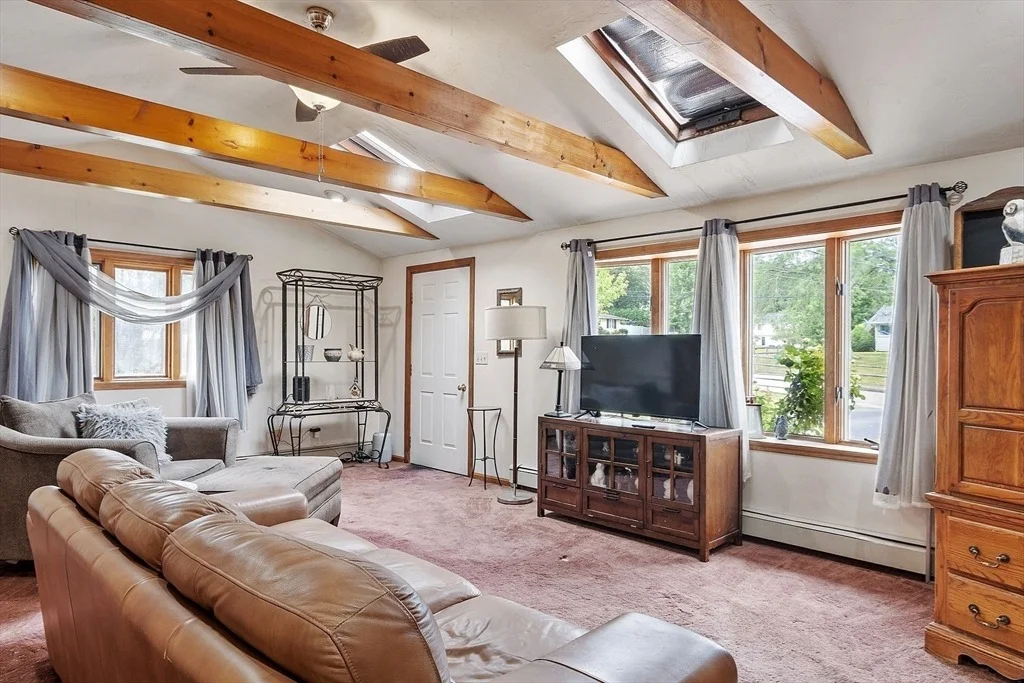 Photo of 115 Richard Rd