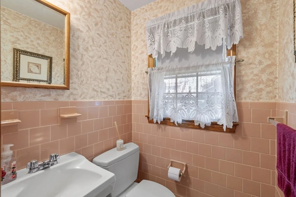 Photo of 25 Colonial Rd