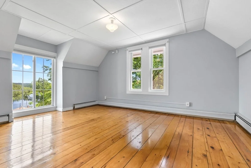 Photo of 6 Pew Ave