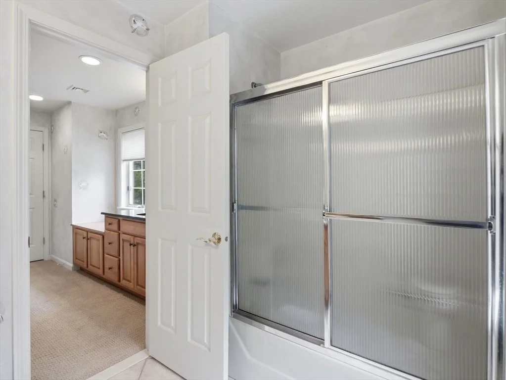 Photo of Unit 3901 at 3901 Knightsbridge Close