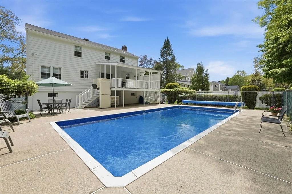 Photo of 14 Lomas Dr