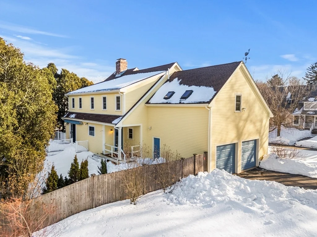 Photo of 55 Roosevelt Ave