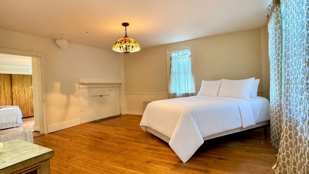 Photo of 238 Briar Hill Rd