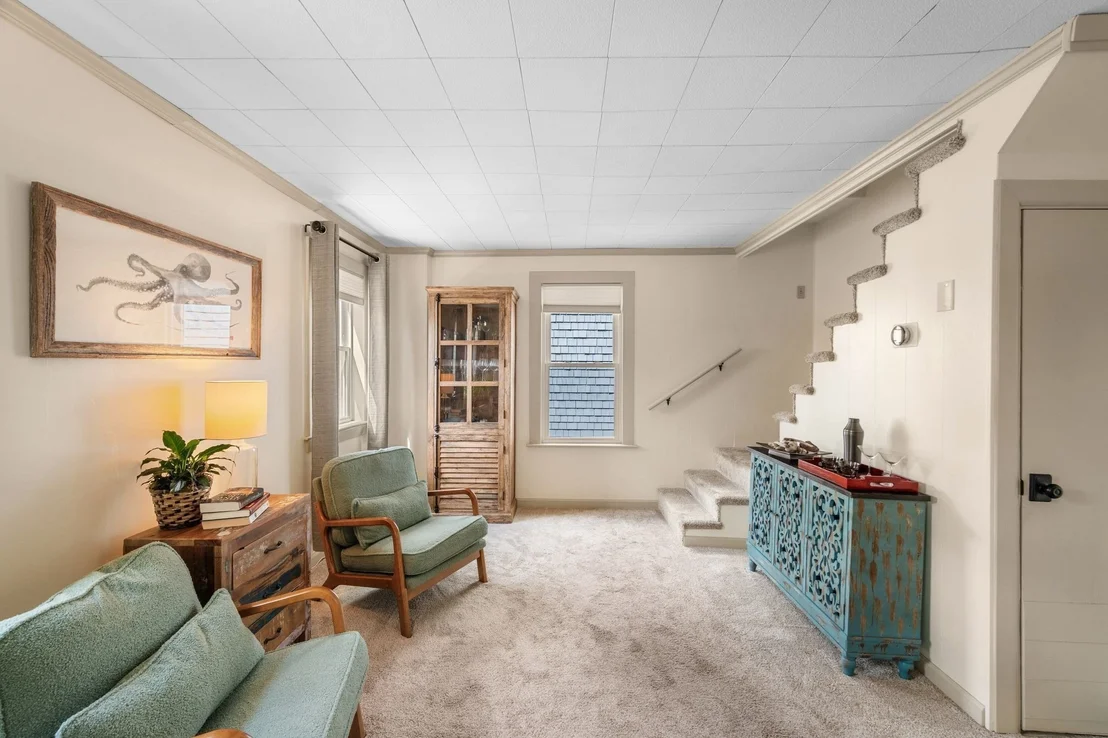 Photo of 32 Crescent Ave