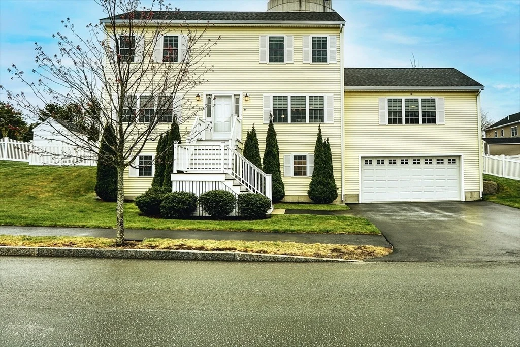 Photo of 44 Gedney Dr