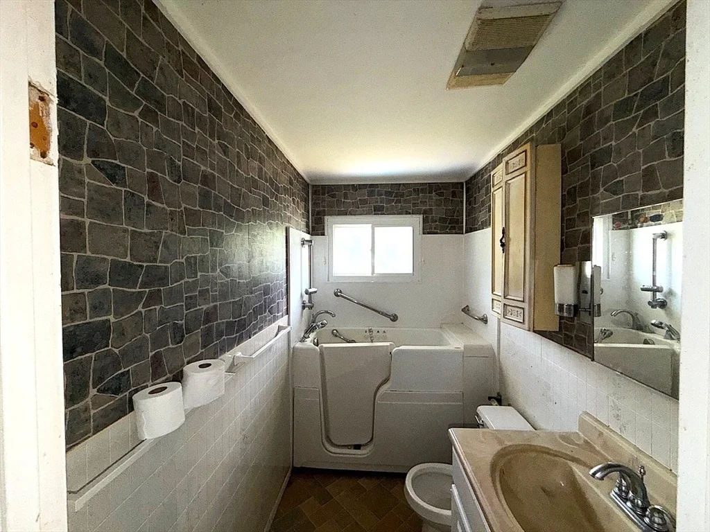 Photo of 32 Crestmont