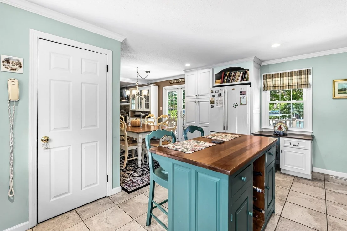 Photo of 207 Loudville Road