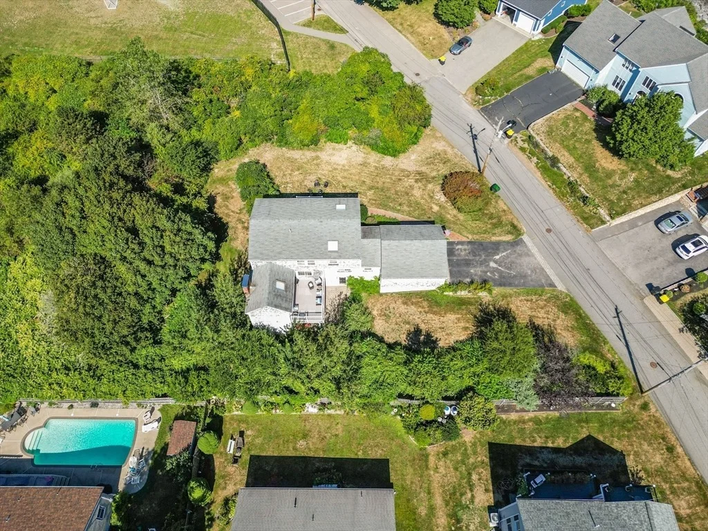 Photo of 50 Harborview Rd