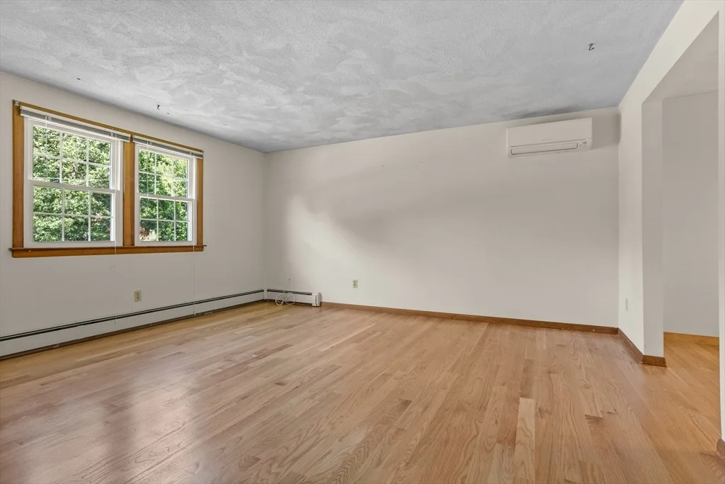 Photo of 19 Douglas Dr