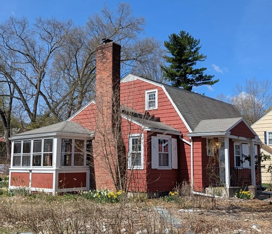 Photo of 314 Mackenzie Ave