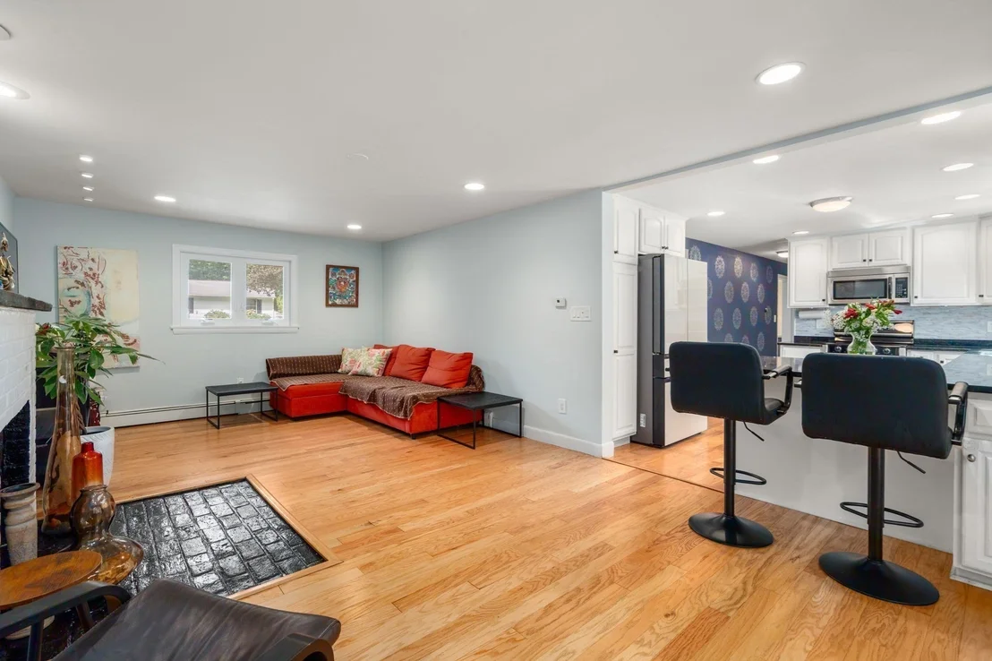 Photo of 7 Lamphere Cir