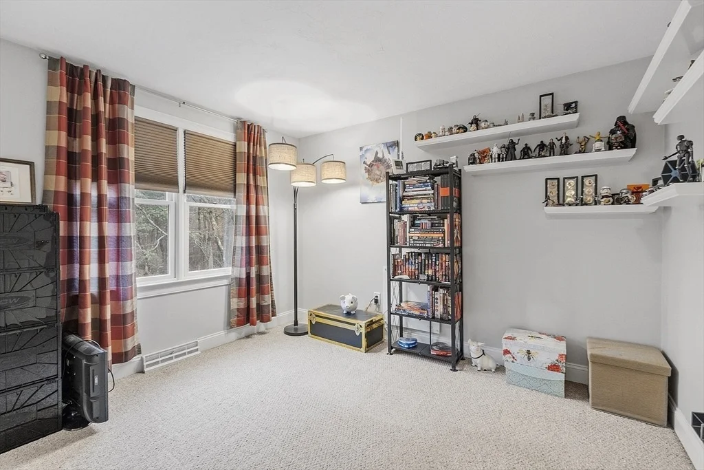Photo of 178 Warren Rd