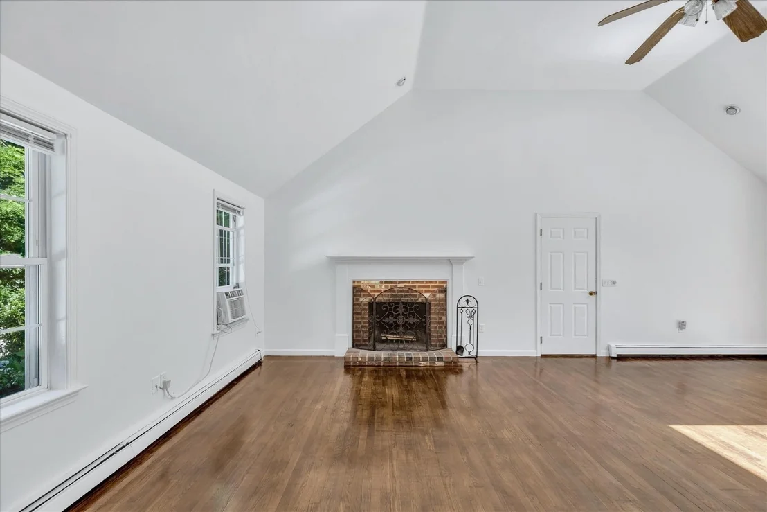 Photo of 36 Helmsman Dr