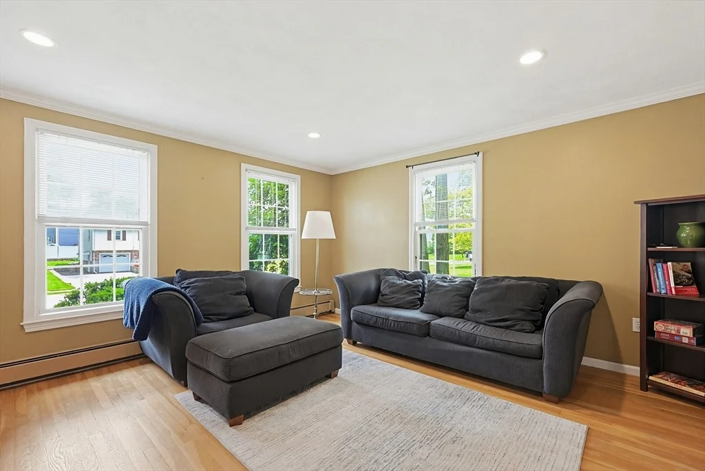 Photo of 37 Jillson Cir