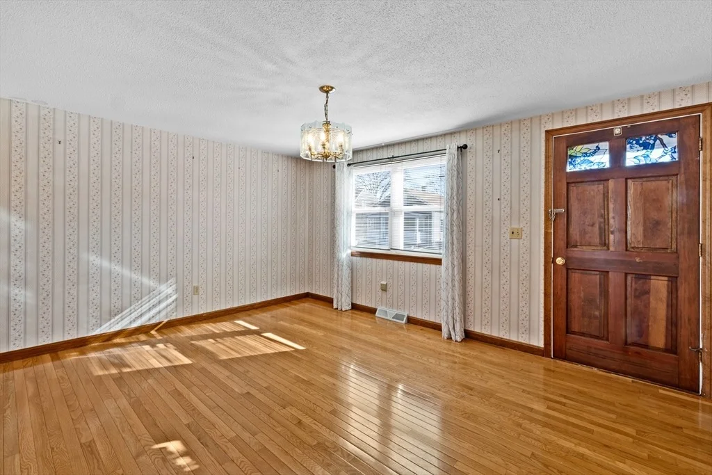 Photo of 820 Oak Grove Ave