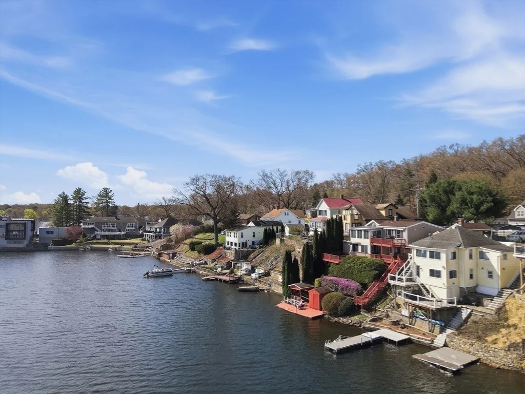 Photo of 411B Lake Avenue