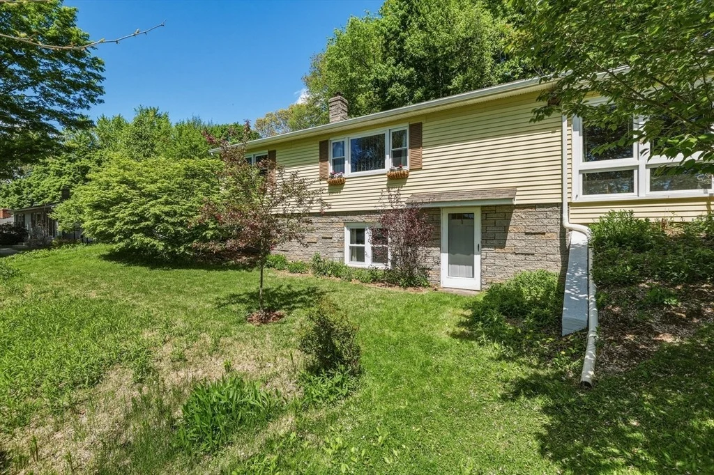 Photo of 16 Saybrook Cir